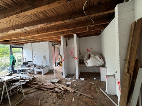 Rückbau einer Wohnung bis auf das Mauerwerk