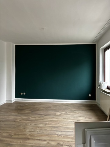 Neu verlegter Bodenbelag nach der Renovierung